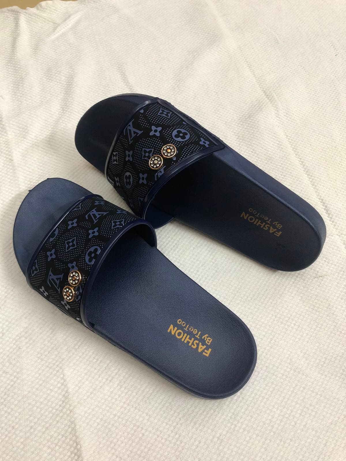 Easy Duo - slippers footwear by BootChappal